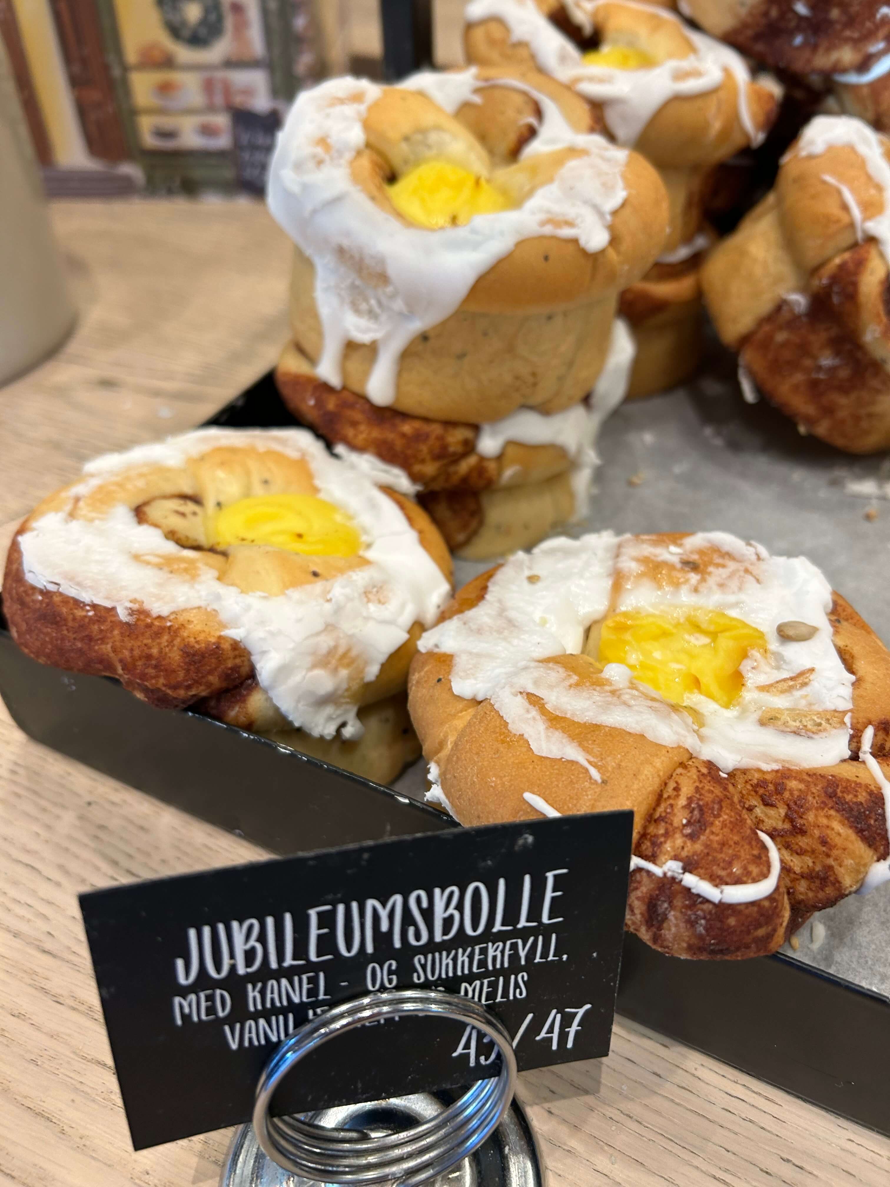 Foto av Jubileumsbolle fra Baker Hansen